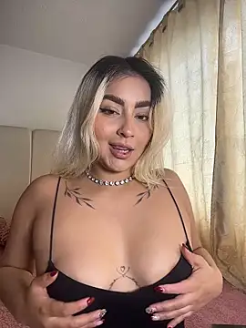 Snapshot of Elina_Hills chatting on 03.06.26 Elina Hills online show from 03.06.26