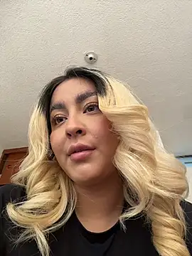 Snapshot of Elina_Hills chatting on 03.20.26 Elina Hills online show from 03.20.26