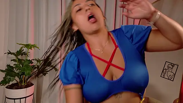 Snapshot of Zara_Nova chatting on 02.16.26 Zara Nova online show from 02.16.26