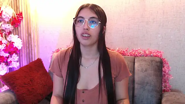 Snapshot of Valk_submissive chatting on 02.07.26 Valk submissive online show from 02.07.26