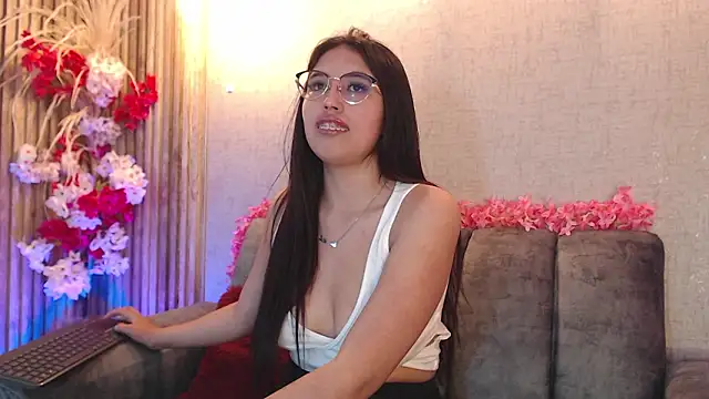 Snapshot of Valk_submissive chatting on 03.02.26 Valk submissive online show from 03.02.26