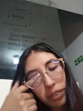 Snapshot of Valk_submissive chatting on 03.13.26 Valk submissive online show from 03.13.26