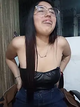 Snapshot of Valk_submissive chatting on 03.19.26 Valk submissive online show from 03.19.26