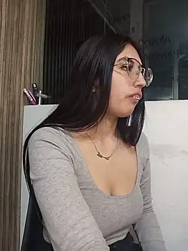 Snapshot of Valk_submissive chatting on 03.21.26 Valk submissive online show from 03.21.26