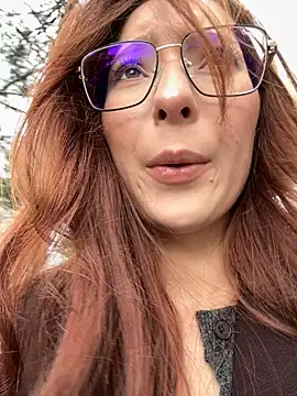 LilluKatten online show from 12.04.25