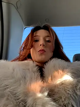 LilluKatten online show from 12.16.25