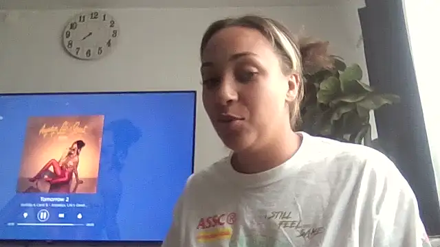 prettylildes online show from 11.01.25