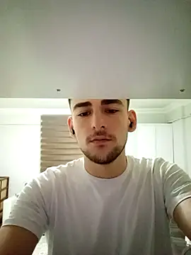 Snapshot of yasinesra757_ chatting on 12.21.25 yasinesra757 online show from 12.21.25