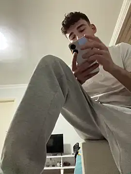 Snapshot of yasinesra757_ chatting on 12.23.25 yasinesra757 online show from 12.23.25