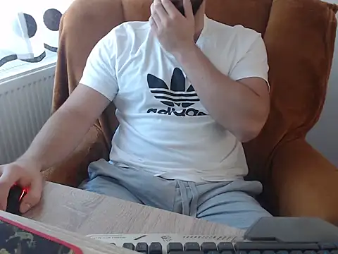 Snapshot of strongcoffee10 chatting on 11.14.25 strongcoffee10 online show from 11.14.25