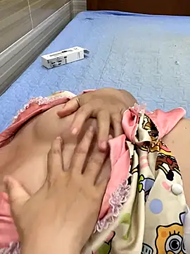 Snapshot of DDAISY602 chatting on 10.31.25 DDAISY602 online show from 10.31.25