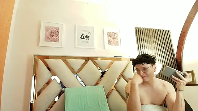 Zoe And Dylan  online show from 07.31.26