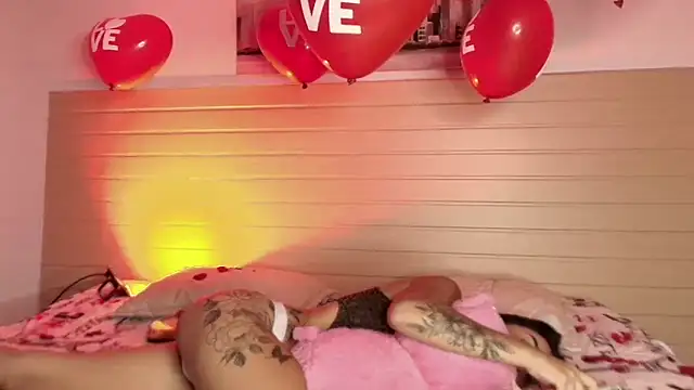 Snapshot of Madisonkay chatting on 02.15.26 Madisonkay online show from 02.15.26