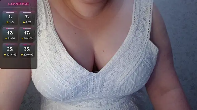 Snapshot of catch_fortune chatting on 12.04.25 catch fortune online show from 12.04.25