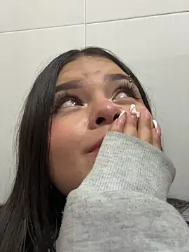 Snapshot of Camila_Duarte_ chatting on 11.05.25 Camila Duarte online show from 11.05.25