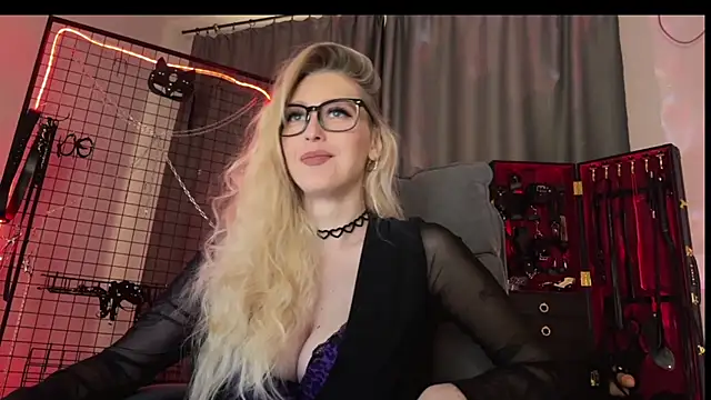 Snapshot of Liya_Liss chatting on 04.06.26 Liya Liss online show from 04.06.26