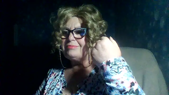 Snapshot of Milaniya606 chatting on 11.16.25 Milaniya606 online show from 11.16.25