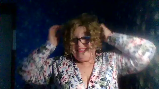 Snapshot of Milaniya606 chatting on 11.18.25 Milaniya606 online show from 11.18.25