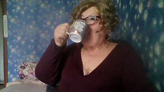 Snapshot of Milaniya606 chatting on 11.19.25 Milaniya606 online show from 11.19.25