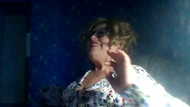 Snapshot of Milaniya606 chatting on 11.19.25 Milaniya606 online show from 11.19.25