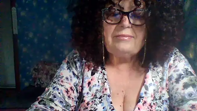 Snapshot of Milaniya606 chatting on 11.21.25 Milaniya606 online show from 11.21.25