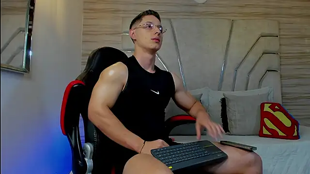 MAXTHOMSON online show from 01.17.26