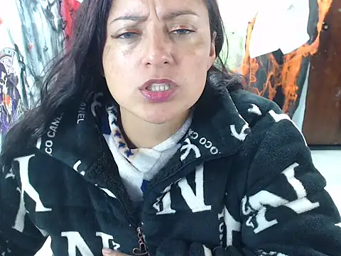 Snapshot of kristelltender1 chatting on 10.31.25 kristelltender1 online show from 10.31.25