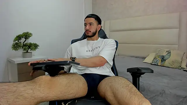 Snapshot of vitaly__ chatting on 01.08.26 vitaly online show from 01.08.26