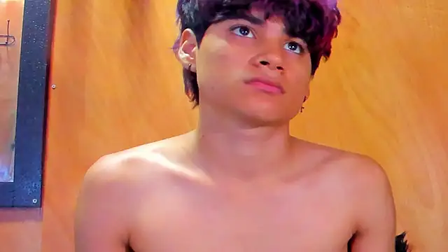 Leo Glow online show from 02.11.26