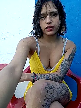 Snapshot of BellaChiquis_ chatting on 01.06.26 BellaChiquis online show from 01.06.26