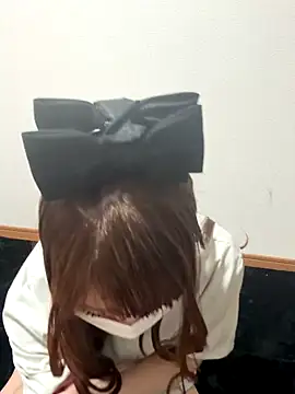 Snapshot of jura_xxx chatting on 12.18.25 jura xxx online show from 12.18.25