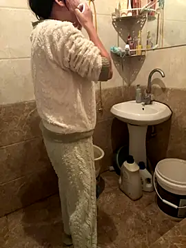 Snapshot of daaqnn chatting on 11.06.25 daaqnn online show from 11.06.25