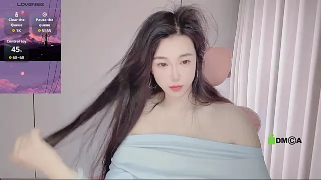 Snapshot of YunShan-33 chatting on 04.25.26 YunShan-33 online show from 04.25.26