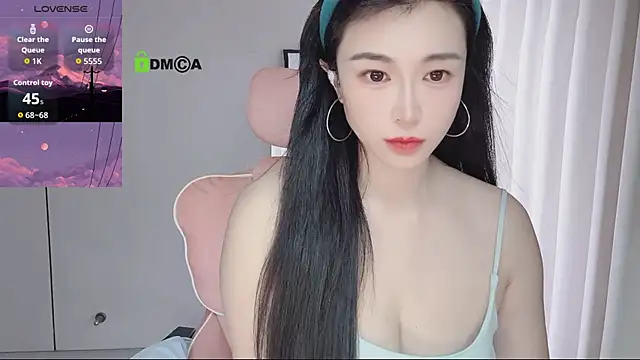 Snapshot of YunShan-33 chatting on 04.26.26 YunShan-33 online show from 04.26.26