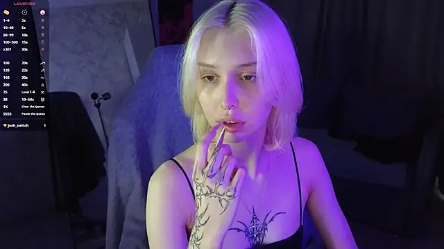 Snapshot of goth__tv chatting on 11.15.25 goth tv online show from 11.15.25