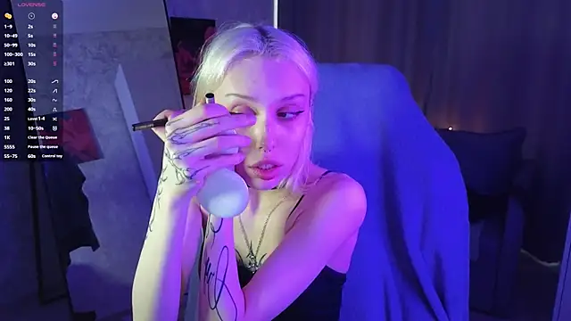 Snapshot of goth__tv chatting on 11.26.25 goth tv online show from 11.26.25