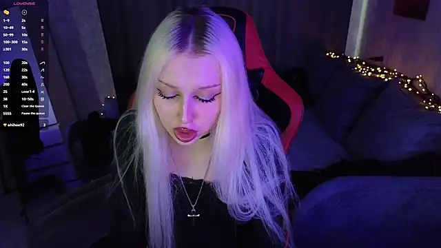 Snapshot of goth__tv chatting on 01.08.26 goth tv online show from 01.08.26