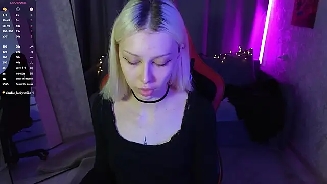 Snapshot of goth__tv chatting on 01.12.26 goth tv online show from 01.12.26