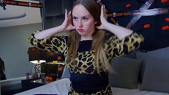 MollyMazer online show from 11.02.25