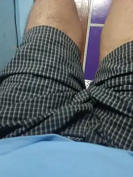 Snapshot of bearslove143 chatting on 11.22.25 bearslove143 online show from 11.22.25