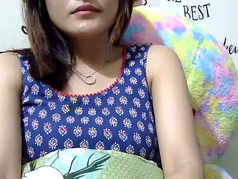Snapshot of maira_33 chatting on 05.22.26 maira 33 online show from 05.22.26