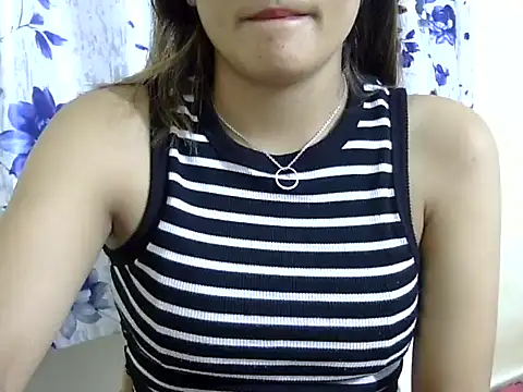Snapshot of maira_33 chatting on 06.16.26 maira 33 online show from 06.16.26