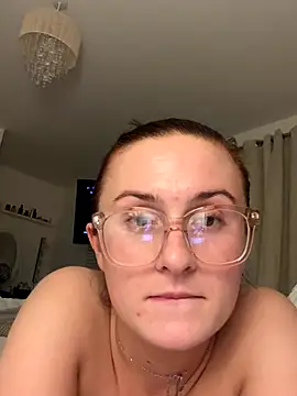 EmLovesxx online show from 11.18.25