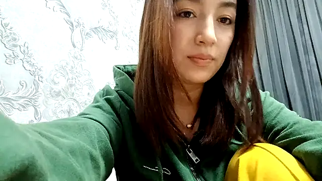 Snapshot of Sofiagreetings chatting on 11.05.25 Sofiagreetings online show from 11.05.25