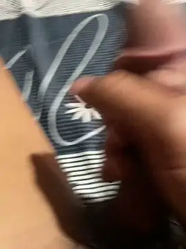 Snapshot of duyka35 chatting on 11.16.25 duyka35 online show from 11.16.25