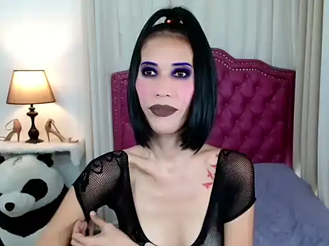 bellaUtops online show from 11.25.25