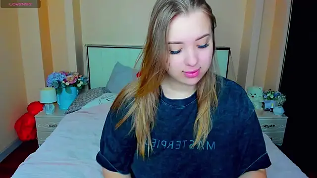 AlexissMmm online show from 11.08.25