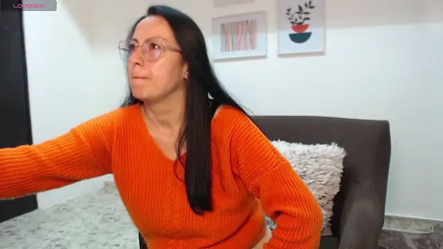 Lauryn Jones online show from 11.15.25