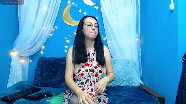 Lauryn Jones online show from 11.25.25