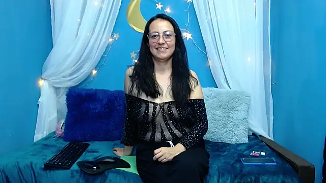 Lauryn Jones online show from 11.27.25